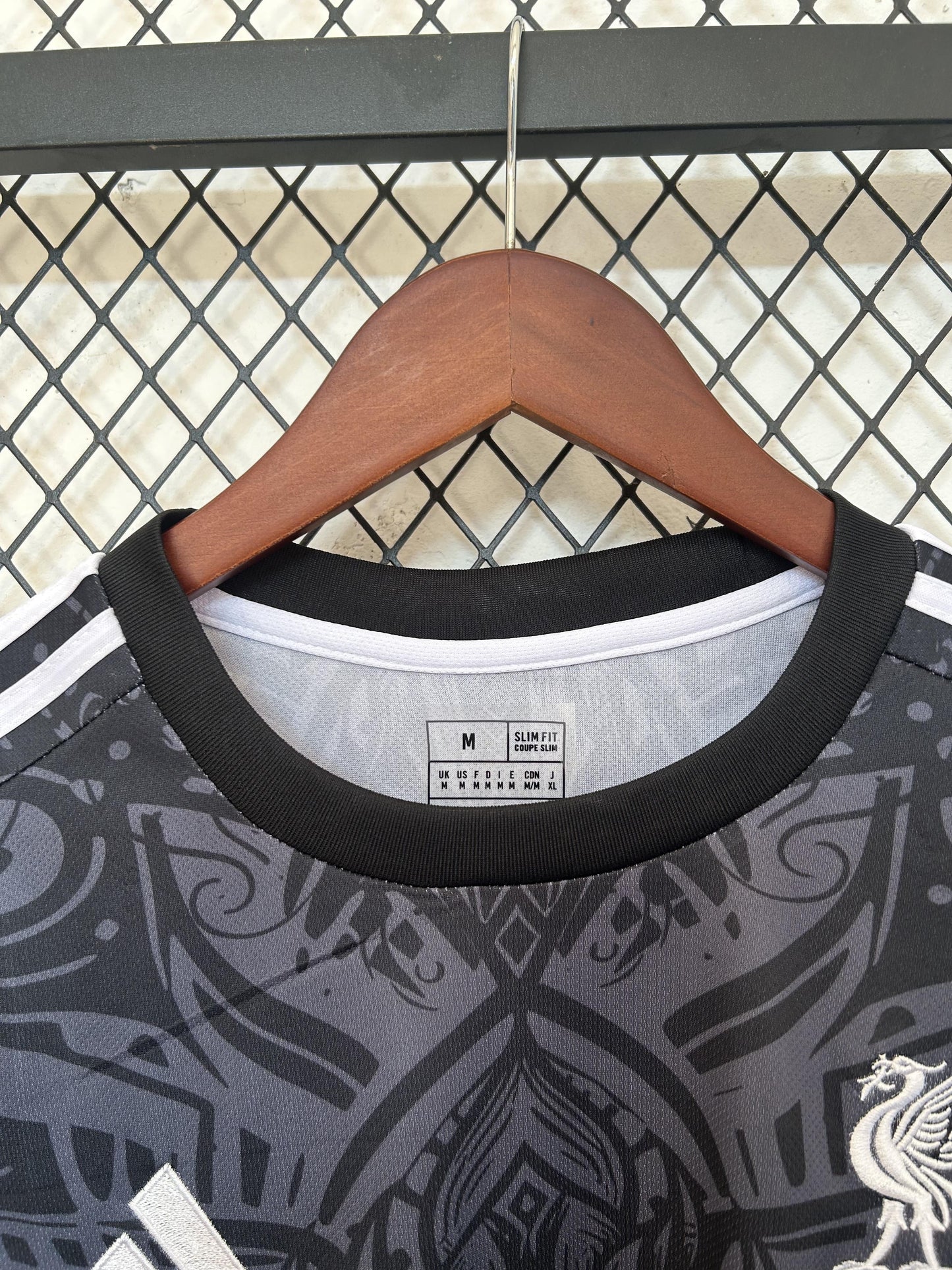 Liverpool "Venom Eclipse" Special Kit