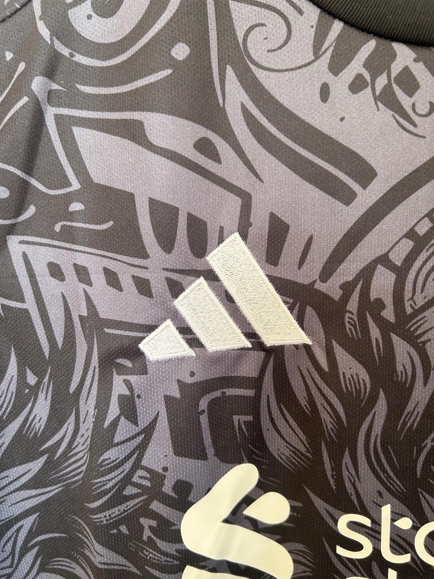 Liverpool "Abyssal Drake" Special Kit