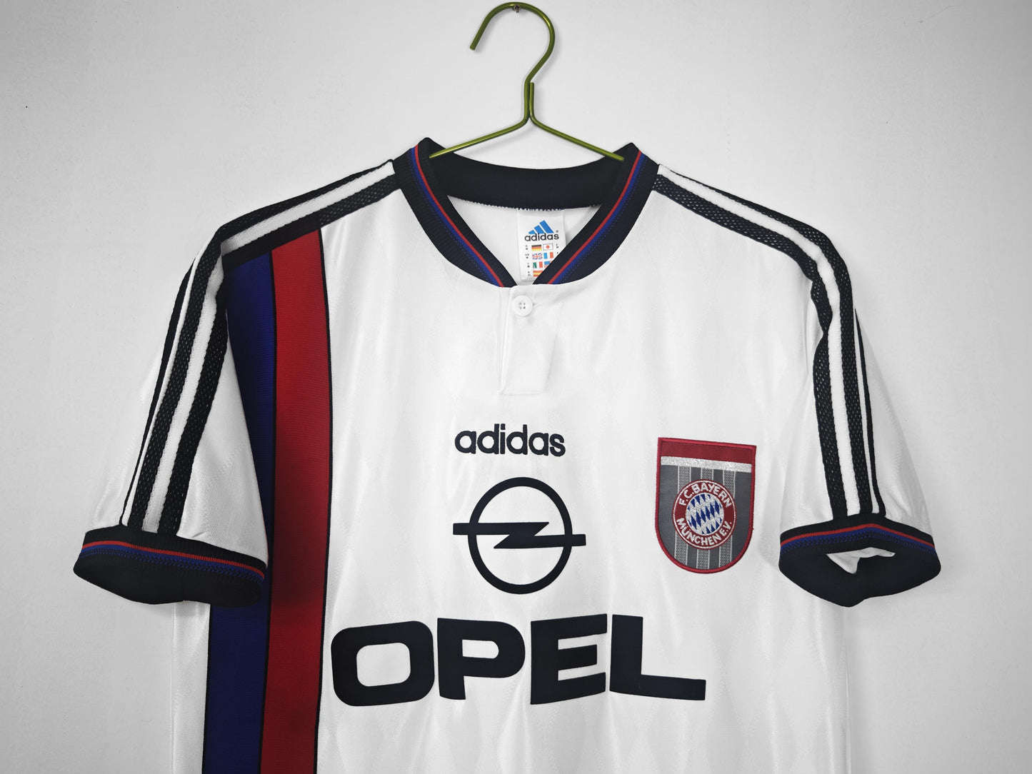 Bayern Munchen 1996-1997 Away Kit
