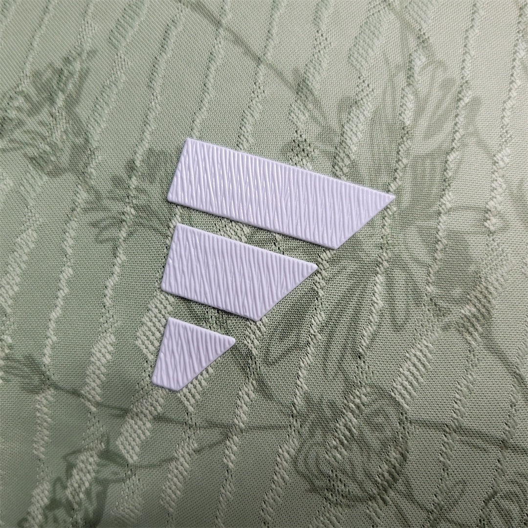 Bayern Munchen "Bavarian Blossom" Special Kit