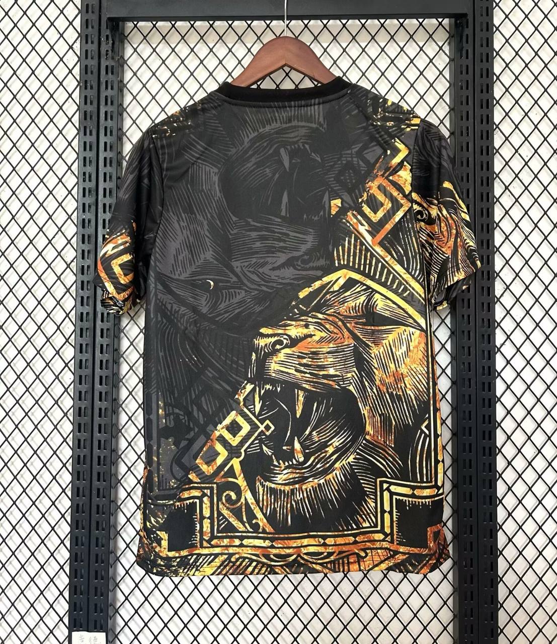 Real Madrid "Royal Majesty" Special Kit